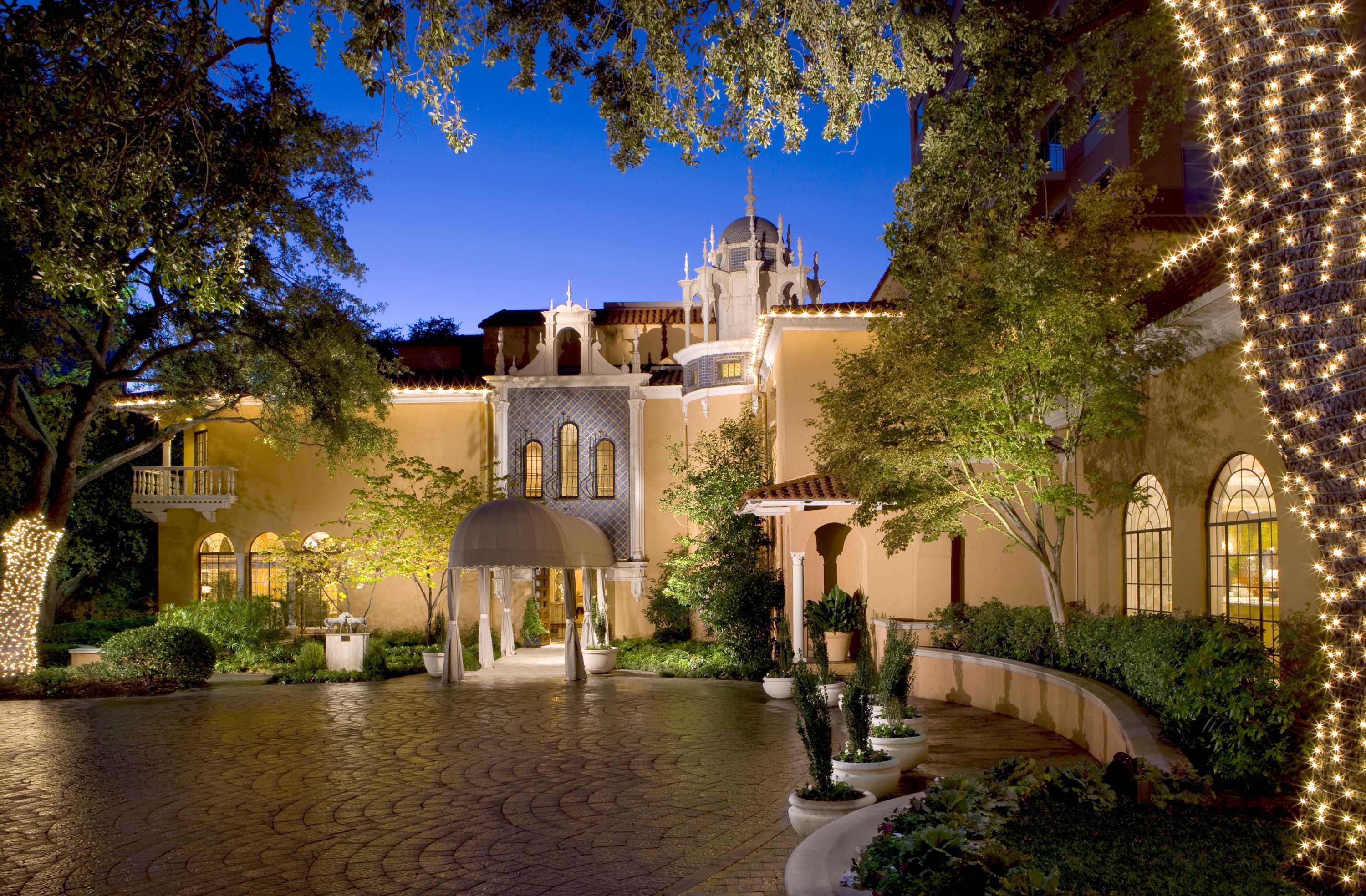 Rosewood Mansion on Turtle Creek Dallas exterior at night