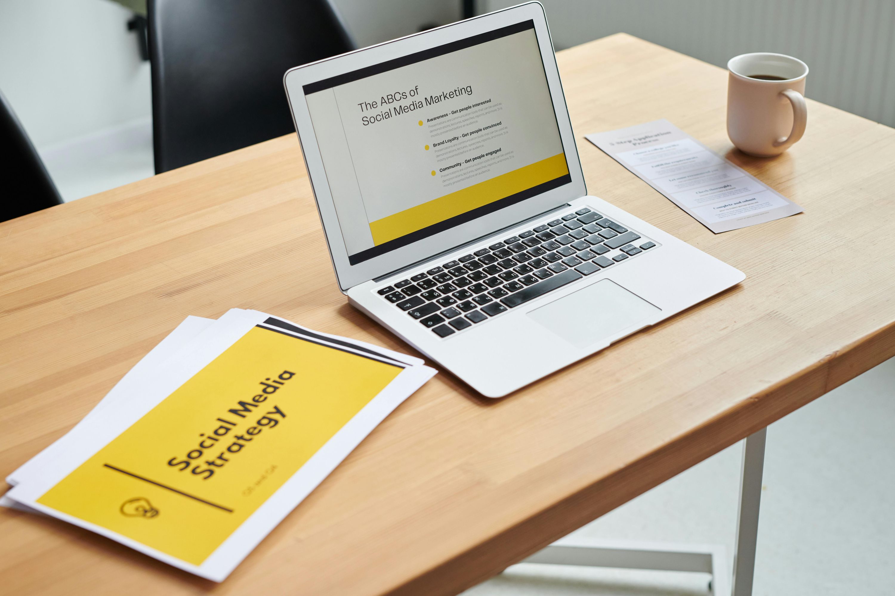 29 B2B Buyer Intent Signal Statistics and Conversion Correlation