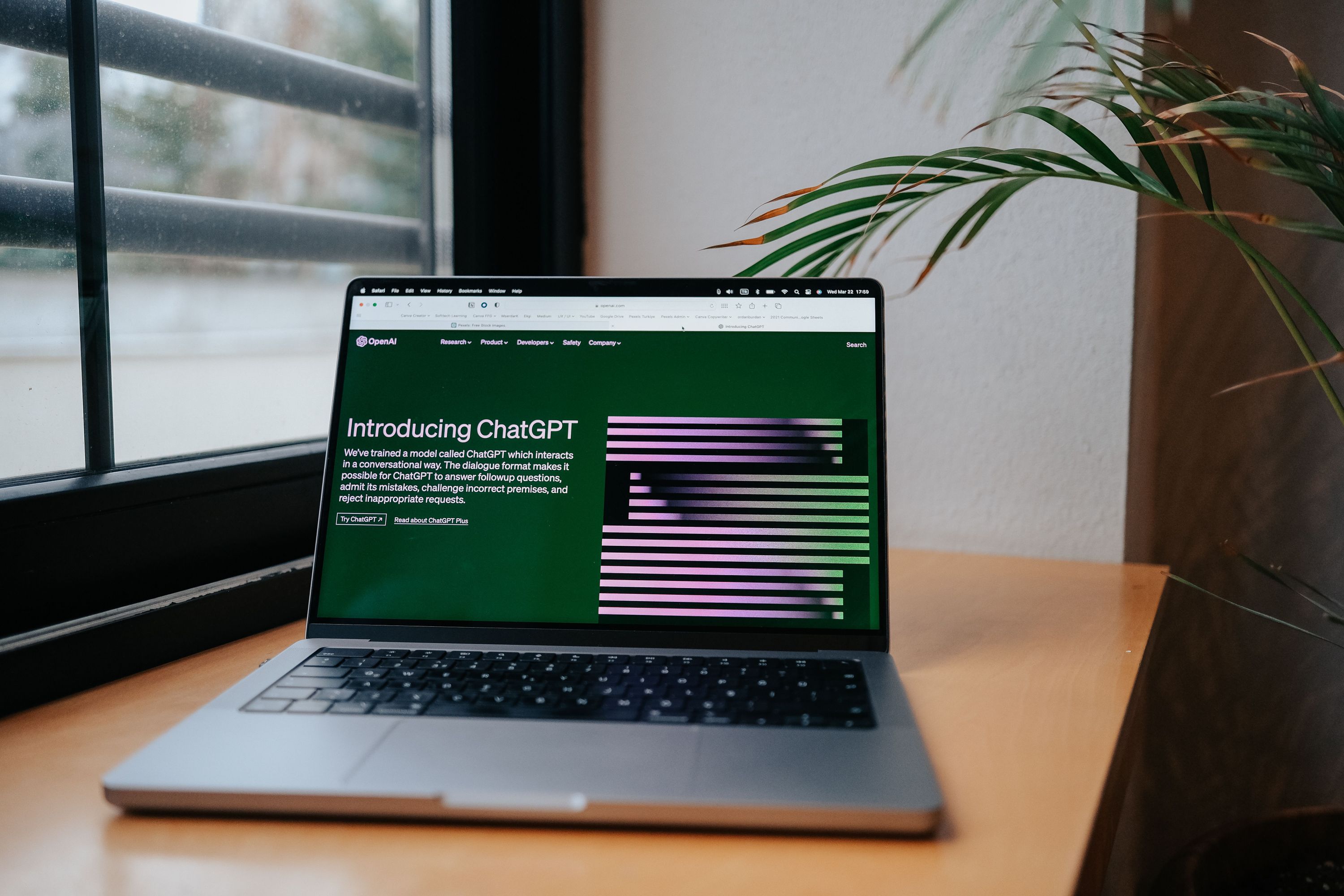 10 Best Landing Page Builders for ChatGPT Ads