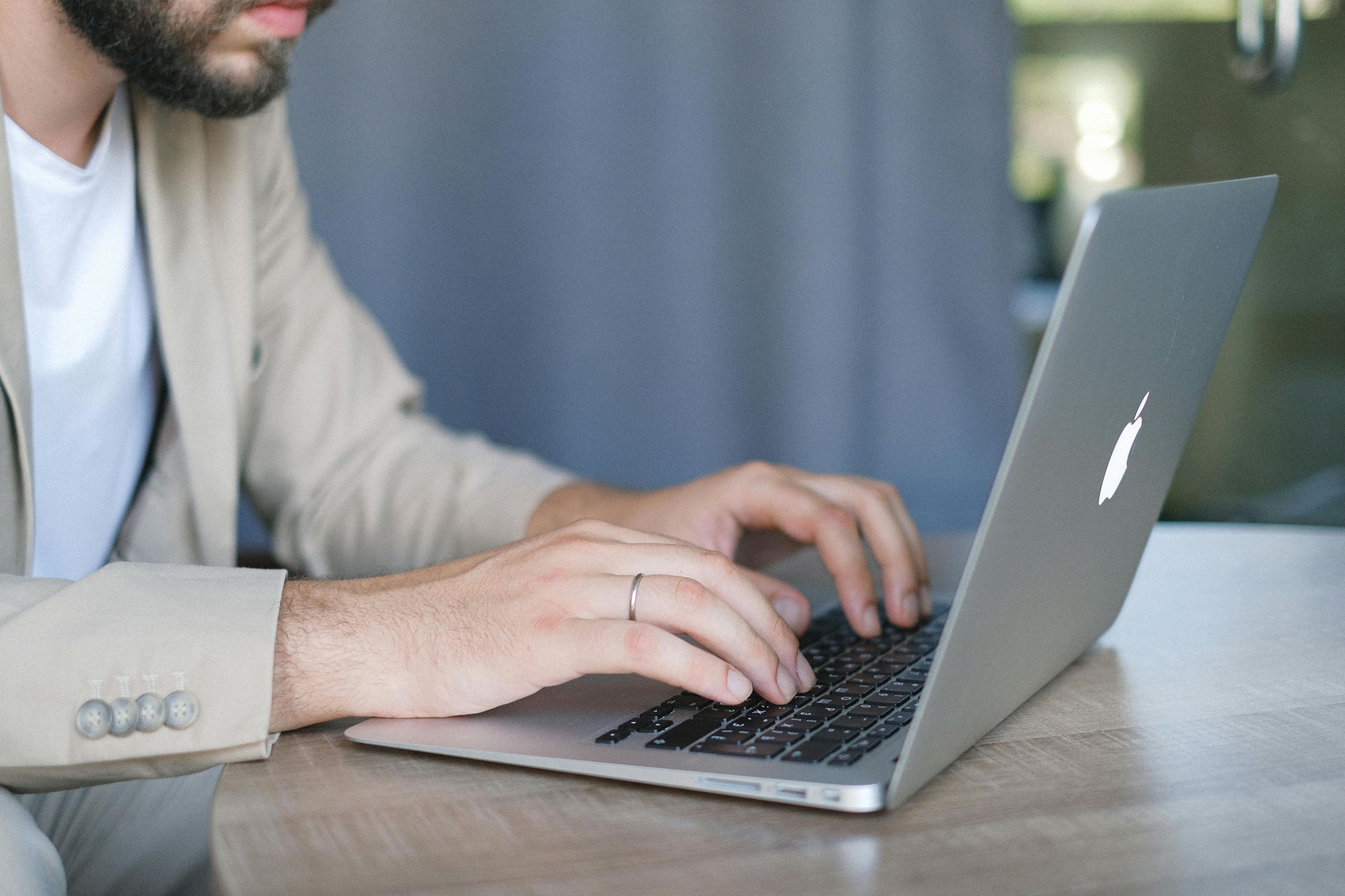 29 Comparison Page Conversion Rate Statistics for SaaS
